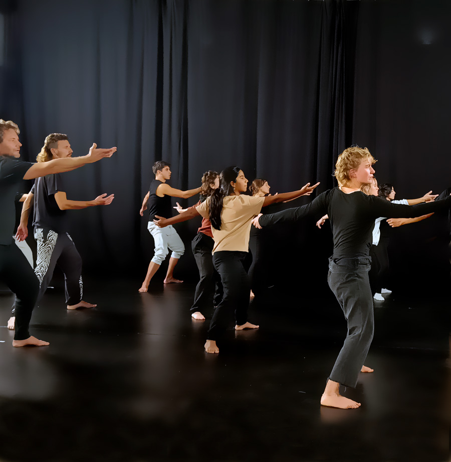 Movimiento escénico. Festival MUEVE Festival Internacional de Teatro Físico de Madrid